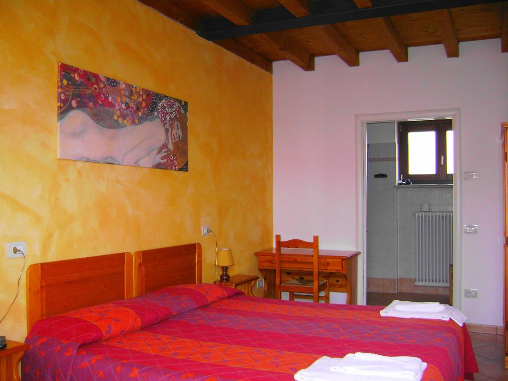 Agriturismo Le Sigalette Salionze الغرفة الصورة